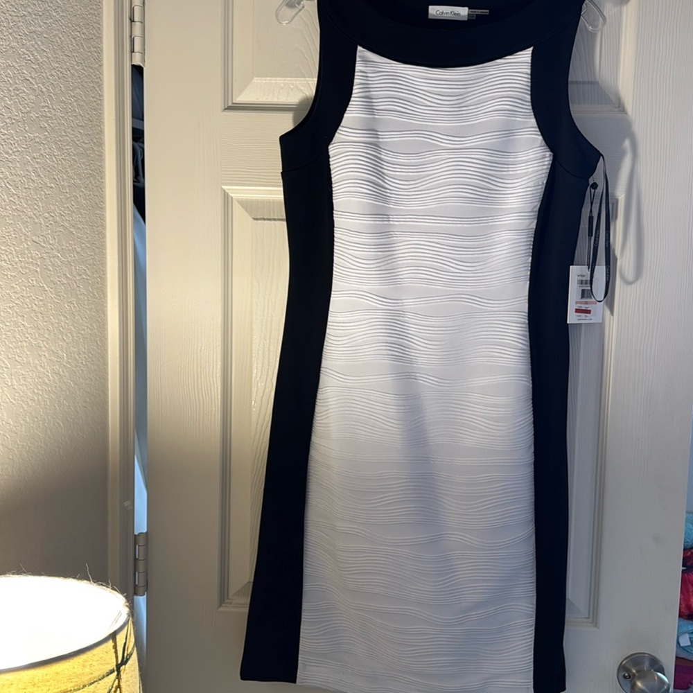 VINTAGE CALVIN KLEIN! NWT- PERFECT FOR ANY OCCASION!! FORM FITTING BEAUTY!!